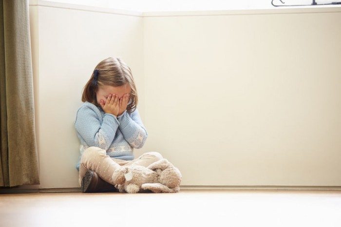 Su hija de dos años fue abusada por el tío y ahora lucha por la tenencia